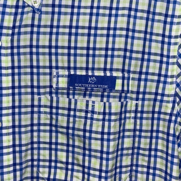 Southern Tide Men's Vented Intercoastal Performance Plaid Fishing Shirt​​ - Picture 2 of 7